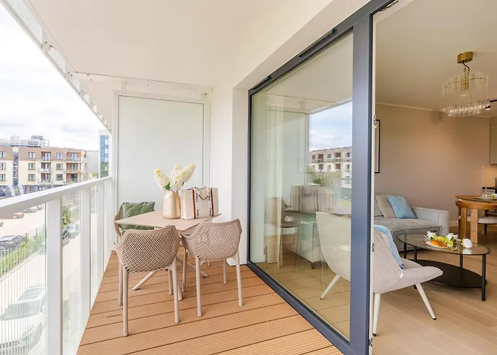 Lighthouse - Polanki Aqua - Hit Колобжег